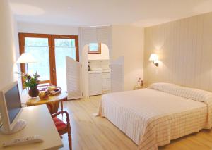 Hotels La Pinede : photos des chambres