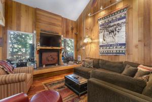 Apartment room in Condo Aspens 2B WiFi Wood Fireplace Private Deck Cable TV Propane Grill