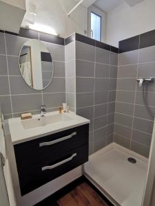 Duplex spacieux avec vue montagne au cœur de Cauterets, 6 à 8 pers, 3 chambres, 2 SDB