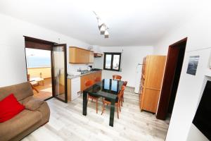 Prime Oceanfront Apartment 2