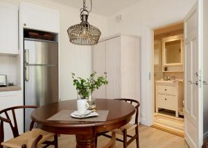 Sea View Studio Apartments by the Beach