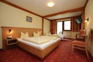 Double Room with Extra Bed room in T3 Alpenhotel Garfrescha
