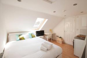 Tooting Broadway Studios & Rooms by PrimeCityHosts