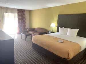 Quality Inn & Suites Pensacola Bayview