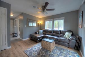 Apartment room in Cozy Emerald Terrace On Free Shuttle Route