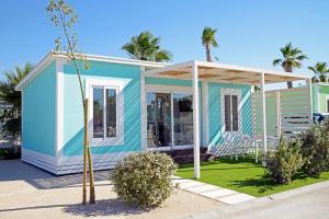 Bungalow with Garden View room in Alannia Costa Blanca