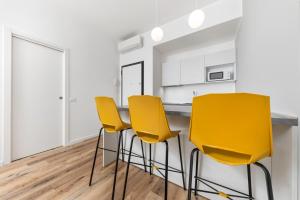 Apartment mit Balkon