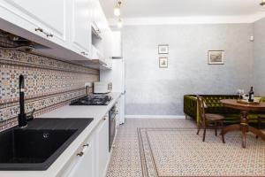 Смольського, 6