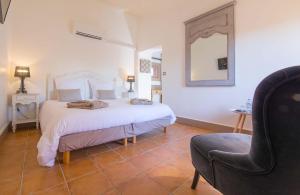 Maisons de vacances La Demeure de Cybele - Gite de charme pour 10 personnes en Drome Provenccale : photos des chambres
