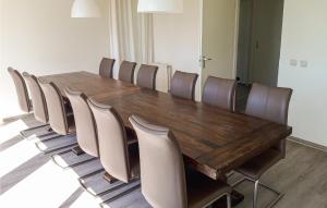 Cozy Home In Vlagtwedde With Lake View