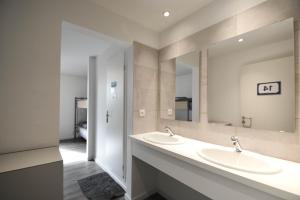 Auberge de Jeunesse de La Roche - Champlon