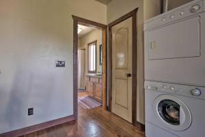 Well-Appointed Sterling Casita with Full Kitchen!