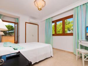 Villa Tita de Manresa, con jardines y vista mar