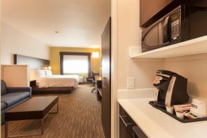 King Suite - Non-Smoking room in Holiday Inn Express & Suites - Santa Fe an IHG Hotel