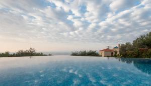 Alonissos Poikilma Villas - luxury villas in Alonissos in nature with private pools