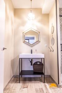 La Luz de Cadiz by Cadiz Time