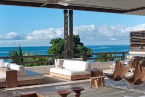 Spectacular Beachfront at veneros fully staffed