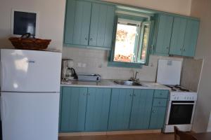 Villa Ioanna - Vacation Houses for rent close to the beach Tinos Greece