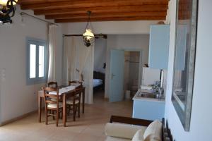 Villa Ioanna - Vacation Houses for rent close to the beach Tinos Greece