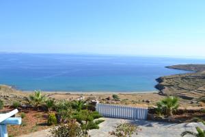 Villa Ioanna - Vacation Houses for rent close to the beach Tinos Greece