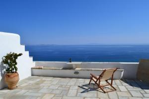 Villa Ioanna - Vacation Houses for rent close to the beach Tinos Greece