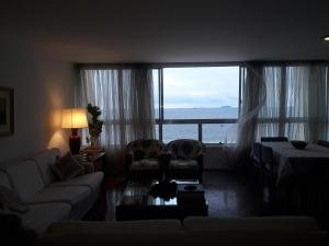 COPACABANA VISTA MAR COBERTURA 2 ANDARES DE FRENTE PARA OS FOGOS DO RÉVEILLON COM 5 QUARTOS, 5 AR-CONDICIONADOS, 6 BANHEIROS e GARAGEM GRATUITA