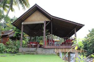 Pondok Tepi Sungai