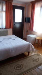 Double Room with Balcony room in Guest House Bolyarka