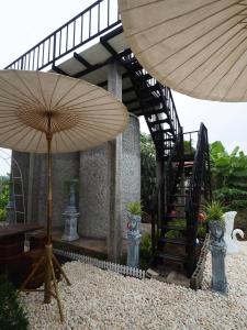 Doi Samoe Dao Hostel