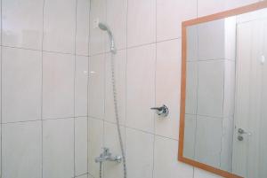 Comfortable Studio Grand Kamala Lagoon Apartment By Travelio