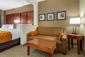 Double Suite with Two Queen Beds - Non-Smoking room in Comfort Suites