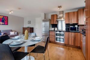 Panoramic Docklands Home