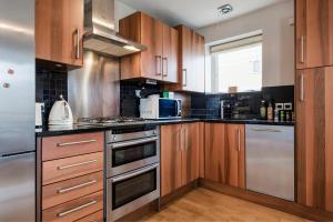 Panoramic Docklands Home