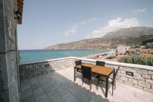 George SeaFront Suites Lakonia Greece