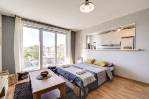 Appartements Chic apart with parking and balcony : photos des chambres
