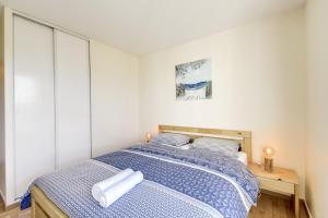 Appartements Chic apart with parking and balcony : photos des chambres