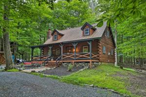 Holiday Home room in Pocono Log Cabin with Fireplace Fire Pits Amenities