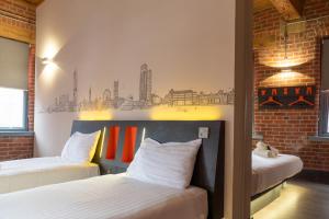 Twin Room - Disability Access room in easyHotel Manchester
