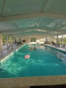 Villas La Grange-Piscine-SPA : photos des chambres