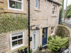 1 Oakleys - Meltham