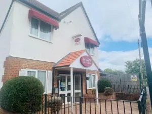 AJ Lodge - Farnham Royal