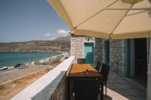 George SeaFront Suites Lakonia Greece