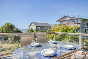 Roads End Roost - Three Rocks