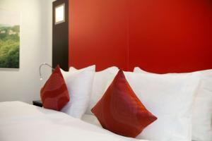 King Room with Sofa Bed - Non-Smoking room in Ramada Encore by Wyndham Geneva