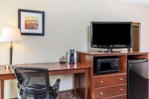 One-Bedroom King Suite with Sofa Bed - Non-Smoking room in La Quinta by Wyndham Las Vegas Airport South