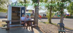 Campings Camping La Garenne De Moncourt : photos des chambres