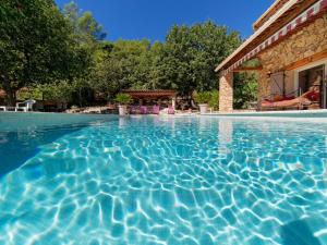 Villas Villa de charme avec piscine chauffee, Jacuzzi et Sauna : photos des chambres