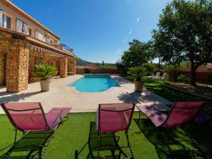 Villas Villa de charme avec piscine chauffee, Jacuzzi et Sauna : photos des chambres