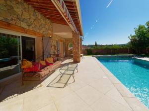 Villas Villa de charme avec piscine chauffee, Jacuzzi et Sauna : photos des chambres