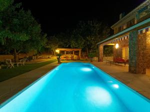 Villas Villa de charme avec piscine chauffee, Jacuzzi et Sauna : photos des chambres